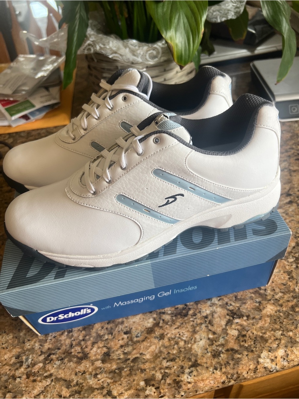 Dr. Scholl's Birdie 1 leather golf shoes featuring massaging gel insoles NIB